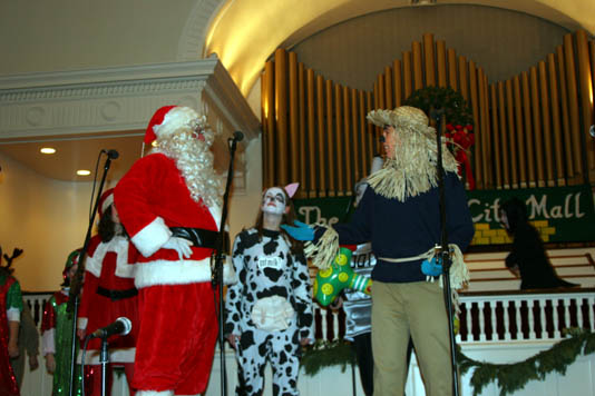 105_santa-scarecrow-1