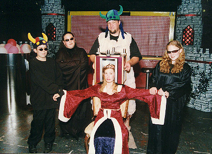04-Twist the Queen