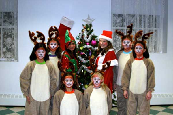 11_ReindeerAndFriends-1