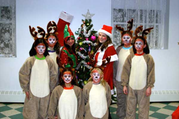 11_ReindeerAndFriends-2