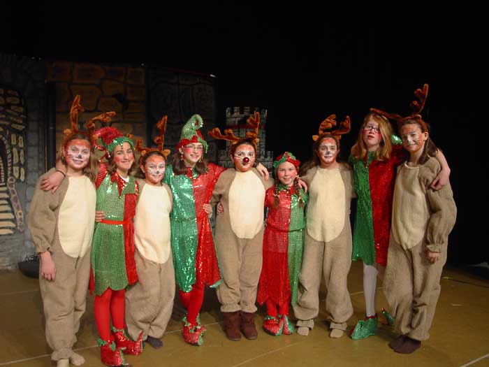 02v-Elves-Reindeer-1