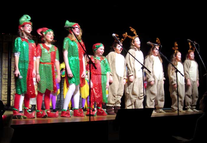 10_1570_HolidayShow-02