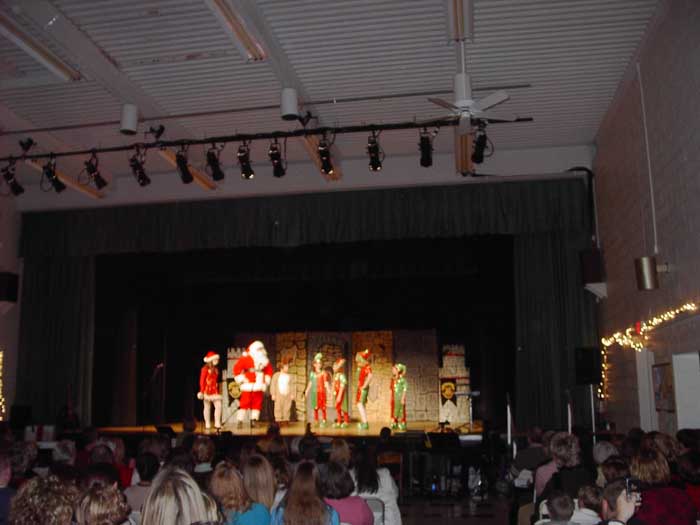 11_HolidayShow-01