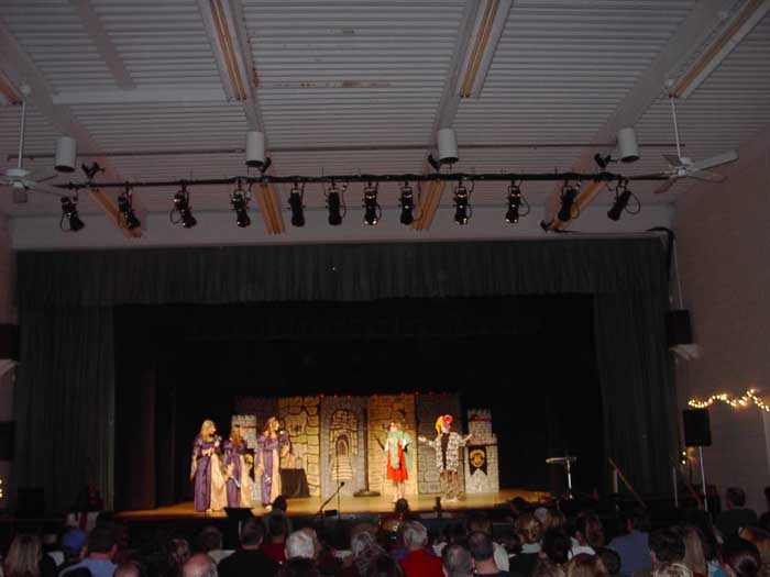 11_HolidayShow-03